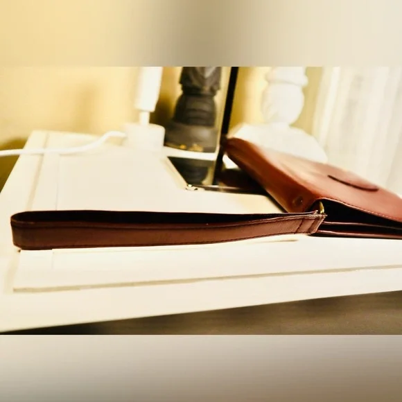 Cartier Must De Cartier Leather Clutch Bag Leather Clutch Bag in Good condition - Picture 15 of 16